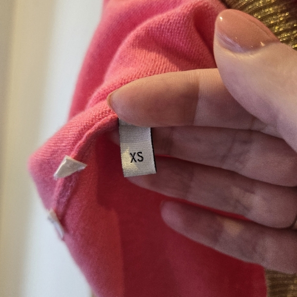 Gucci Pink Cashmere Sweater with Gold Trim Size XS - Picture 6 of 6